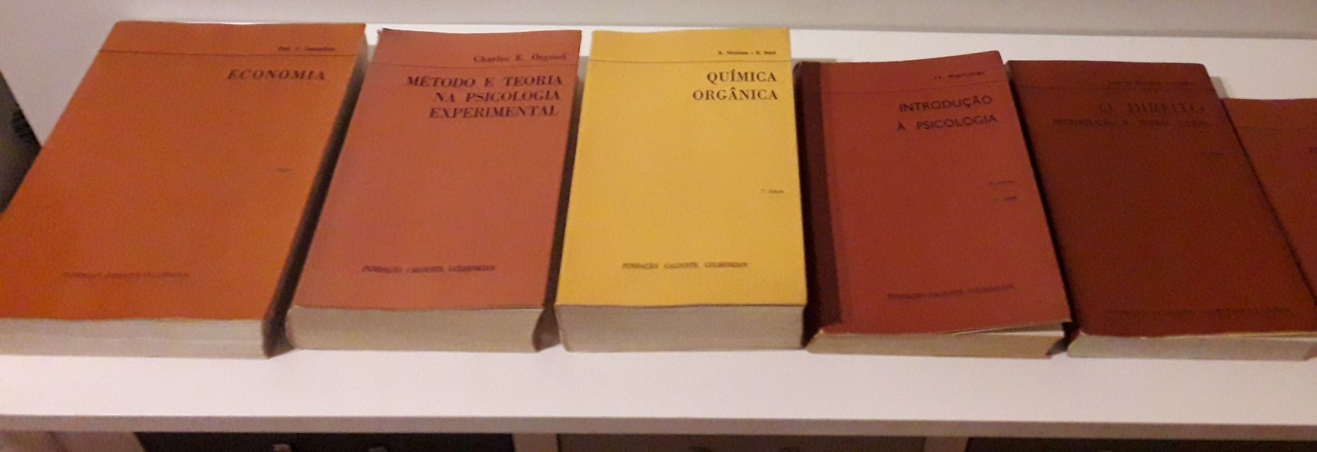 Coleção de livros Fundação Calouste Gulbenkian