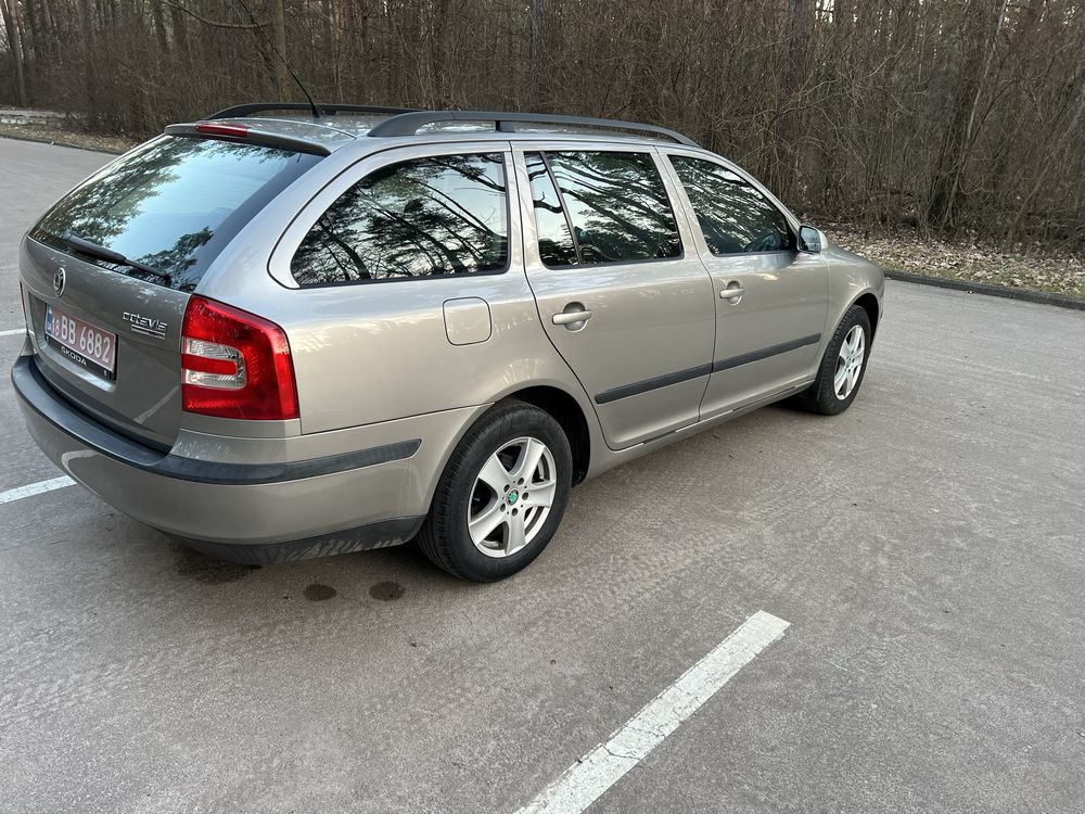 SKODA Oktavia універсал 1.6mpi 2007р