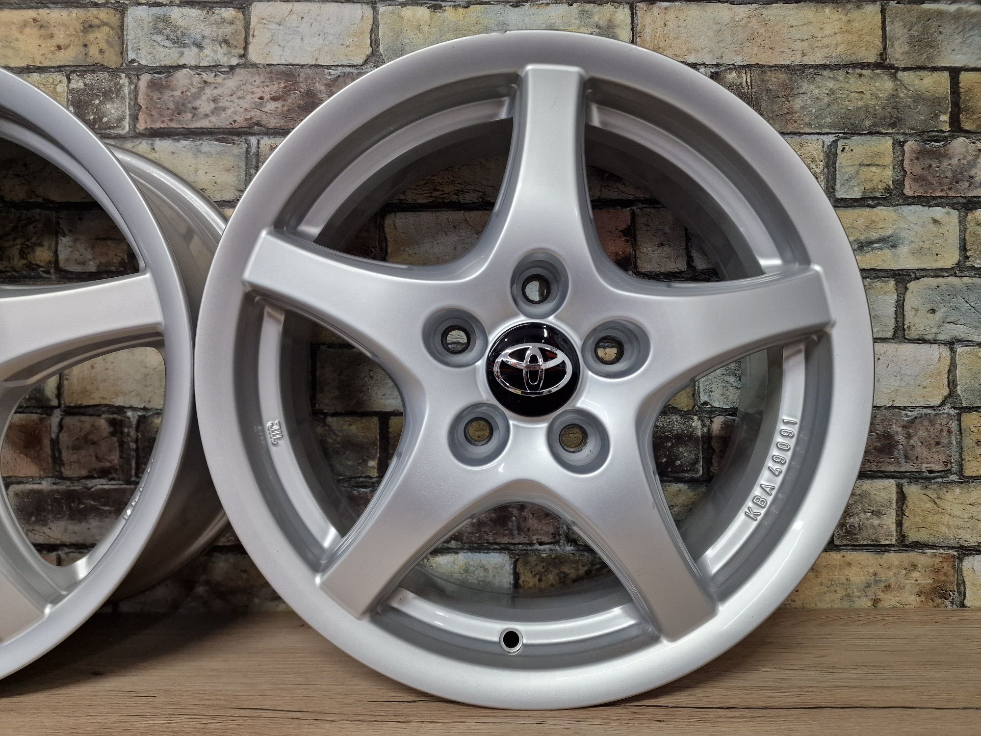 Felgi 16 5x114,3 TOYOTA Auris Avensis Corolla Rav4 Verso Picnic Previa