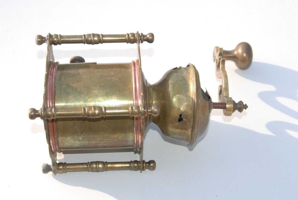 Stary młynek mosiężny Aet Deco antyk 20/30 lata