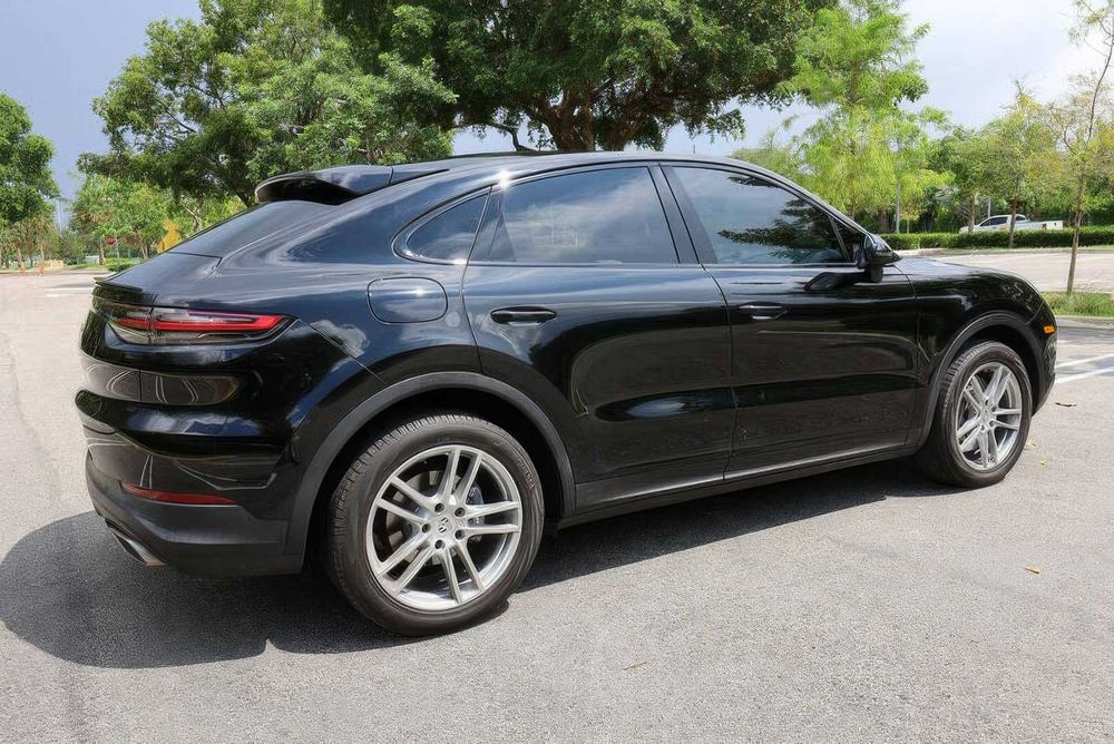 Porsche Cayenne Coupe      2021