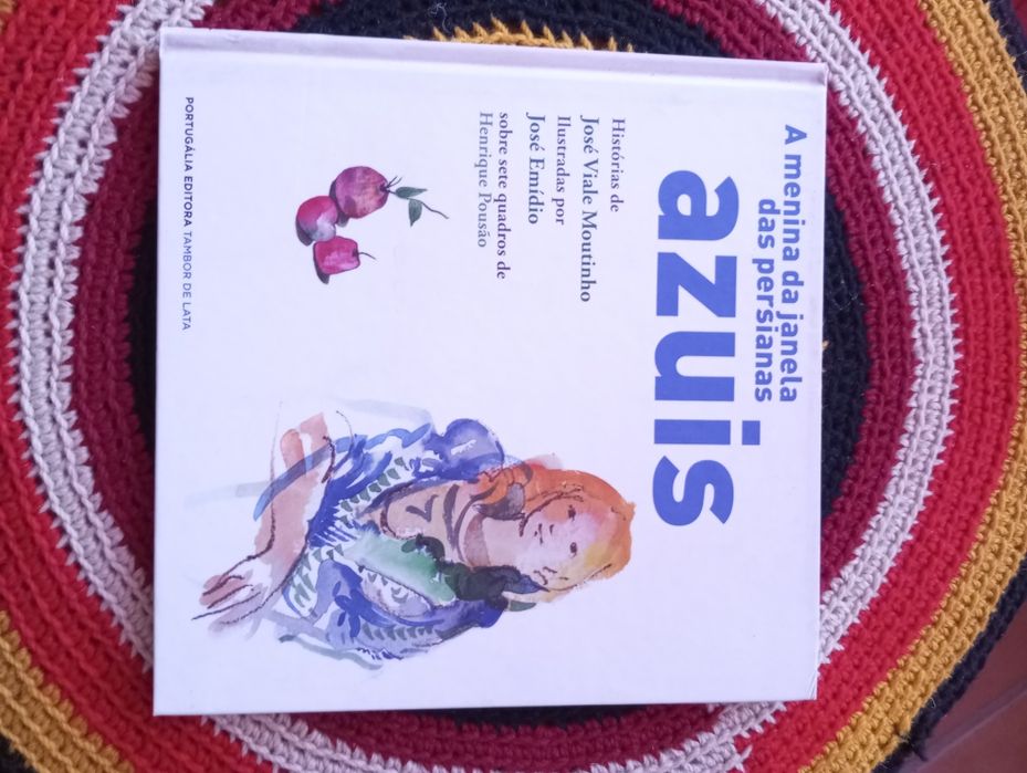 José Viale Moutinho - A menina da janela das persianas azuis