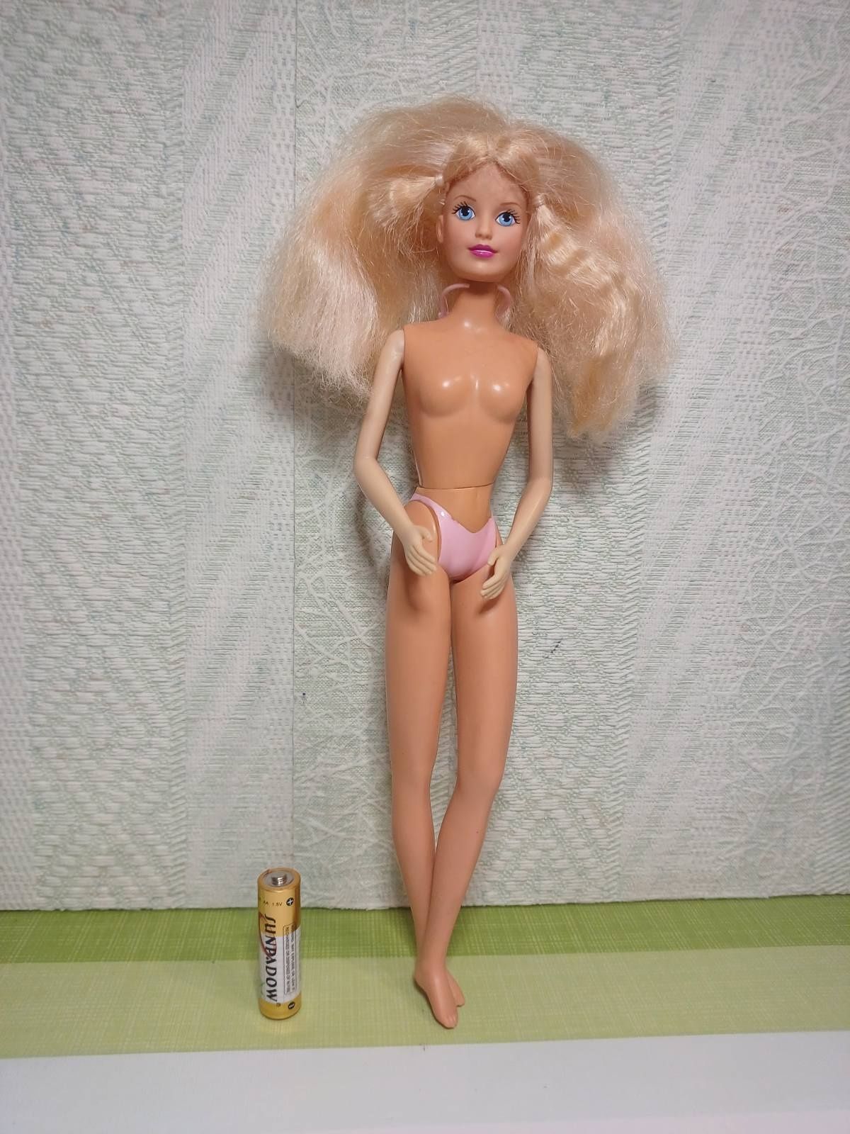 Колекційні лялечки Ракель Барбі Сінді Sindy Vivid Hasbro