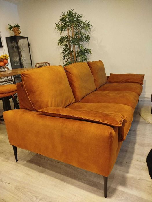 Sofá 3 Lugares Gato Preto – Cor Tijolo – Perfeito Estado