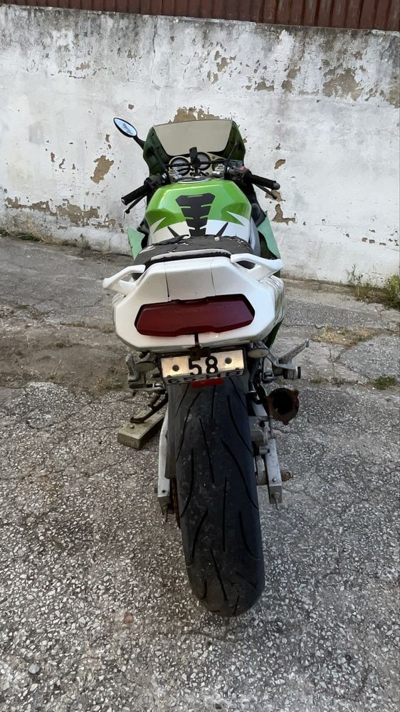 kawasaky 600 ninja, suzuki GSX-R 750