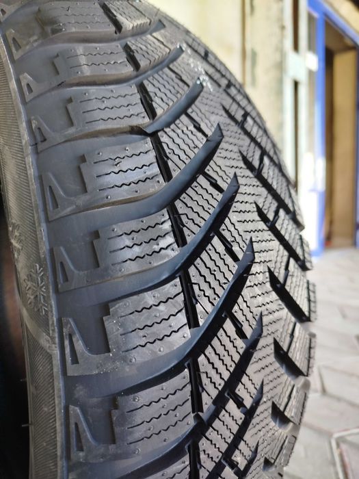 Шини 215/65R16	Sportrak	SP719	98H | нові зимові 4шт