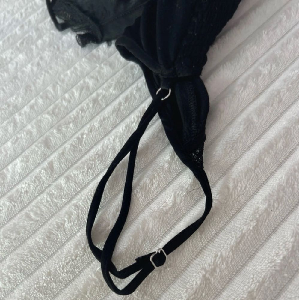 Top preto de alças