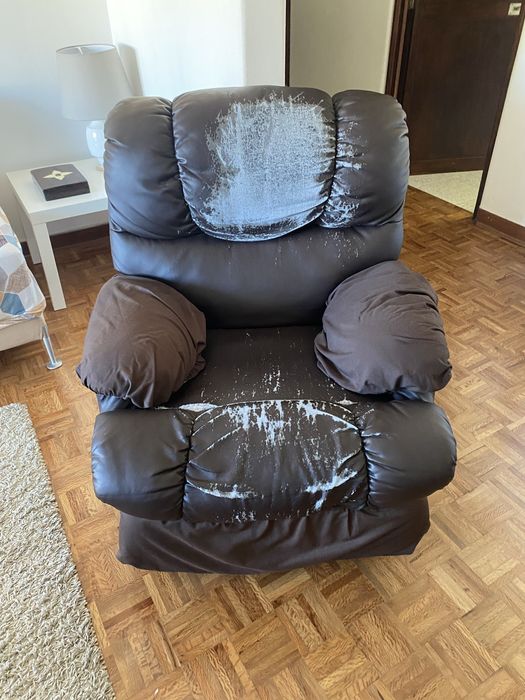 Cadeira / poltrona de massagens a uncionar bem