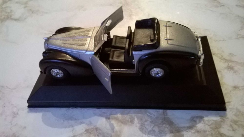 samochód, auto, model cabrio w stylu retro, skala 1:34