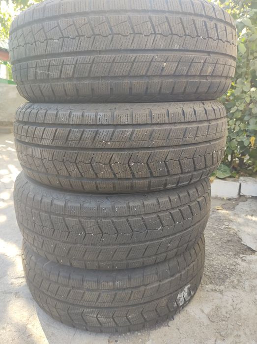 Шини, гума, скати майже нові