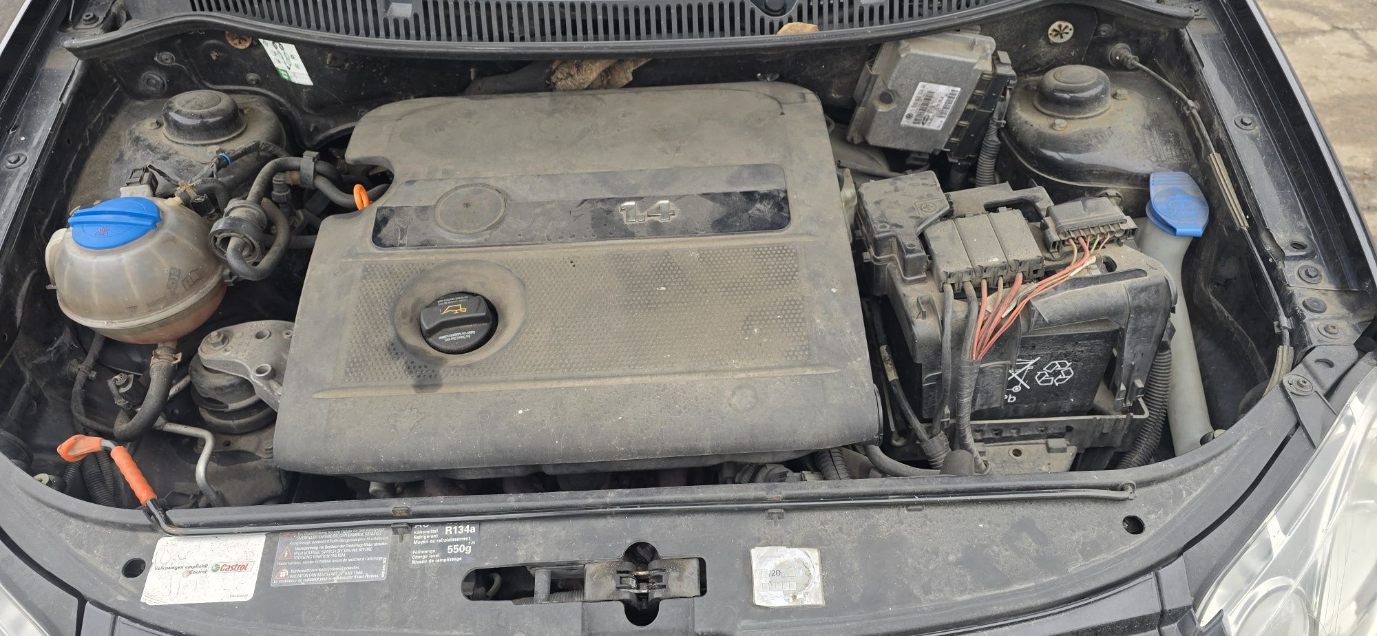 Drzwi  zderzak lampa klapa maska  LC9Z  VW Polo 1,4 2006  części