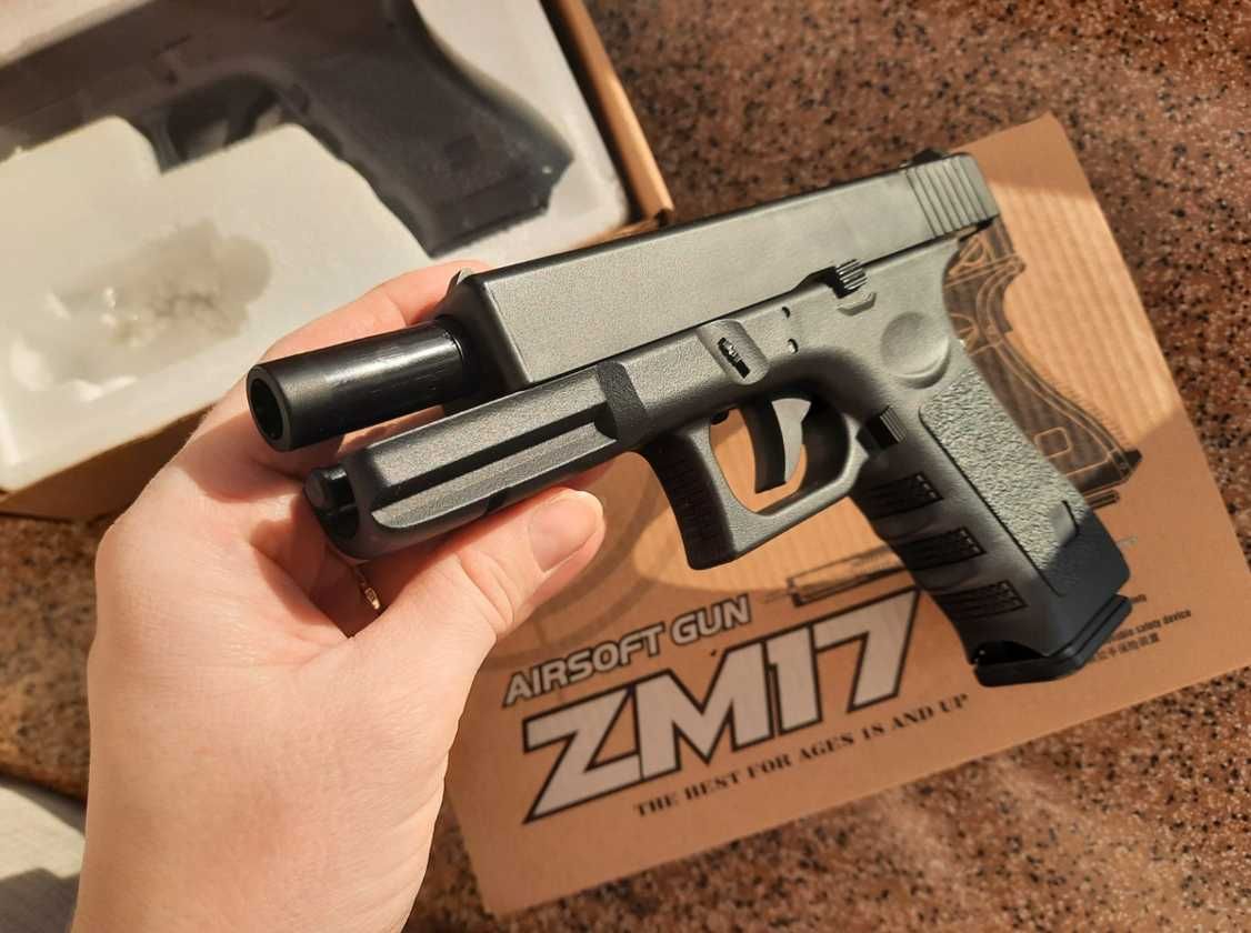 Дитячий пістолет ZM17 глок іграшковий 6 мм топ на кульках