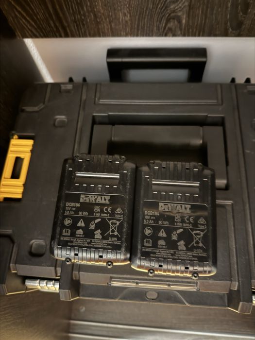 Baterie 2x dewalt DCB 184 5ah 18v 2x