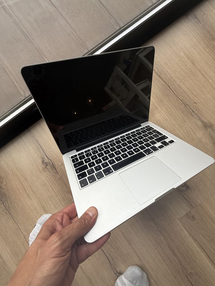 MacBook Pro (A1502)