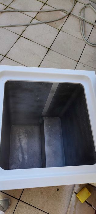 Indesit - Arca Congeladora Vertical - baixo consumo