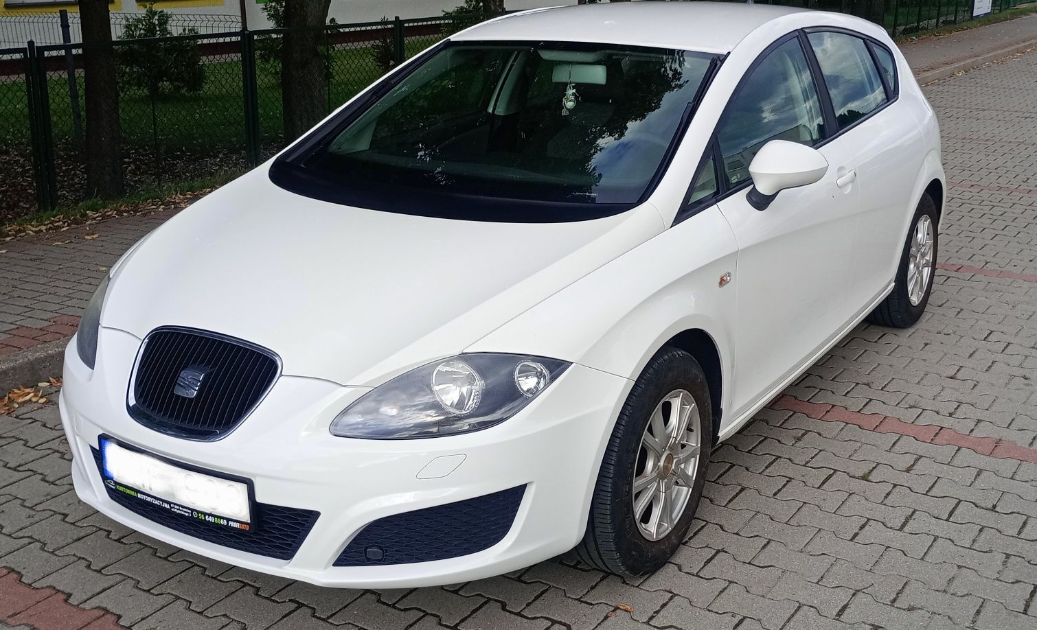 Seat Leon 2 II 1,6 MPI klima alu grzane fotele super stan