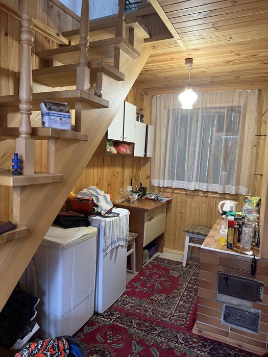 Дача з будинком в тихому місці