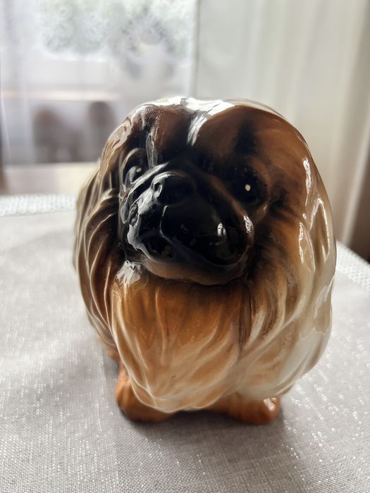 Porcelanowa figurka Pies
