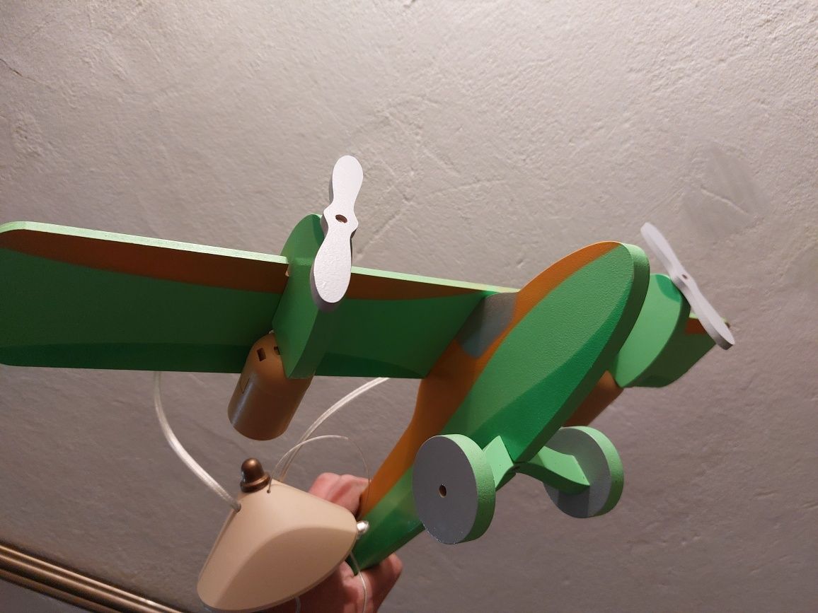 Lampa do pokoju dziecięcego "samolot"