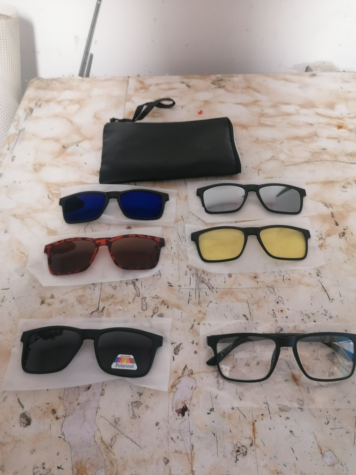 Óculos de sol com cinco diferentes tipos de lentes.
Entrego em mãos zo