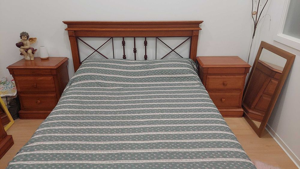 Mobilia de quarto de casal em cerejeira -para desocupar