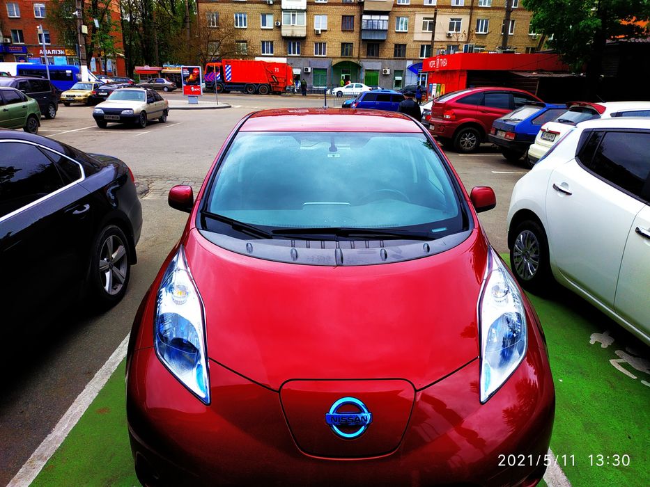 Аренда Сдам прокат  Авто под такси личных нужд  Ниссан Лиф Nissan leaf