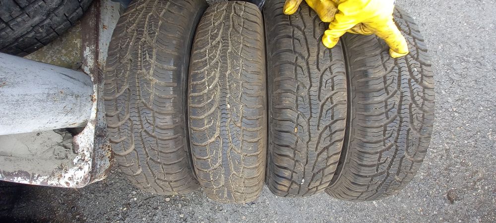 Комплект ризини 155/80R13 UNIROYAL