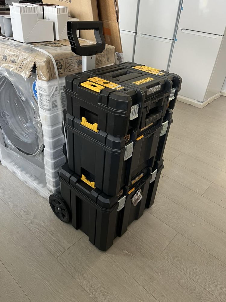 Набір кейсів Dewalt TSTAK