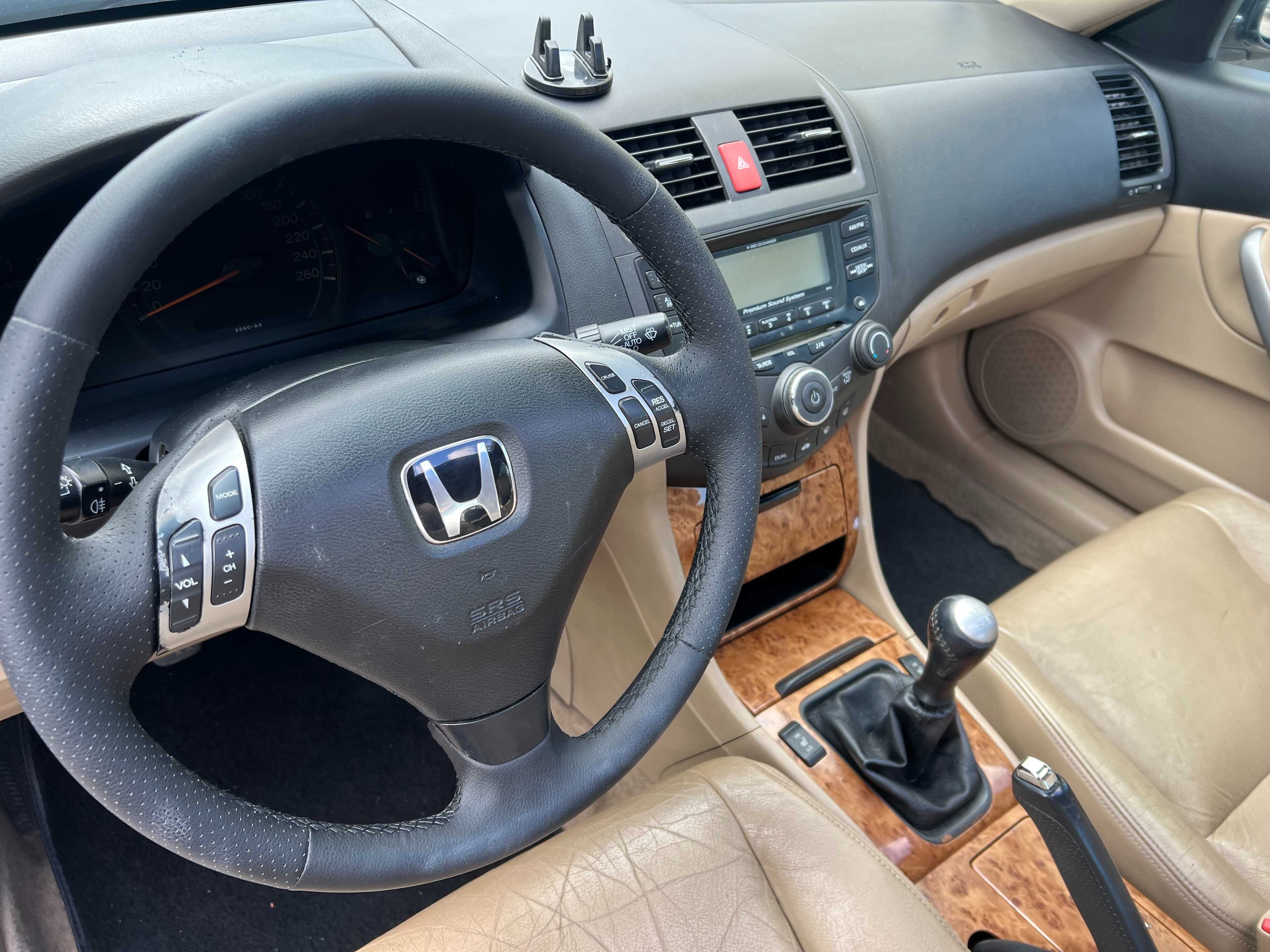 Honda Accord 2.2 I-CTDi - Estofos pele - Pintura NOVA