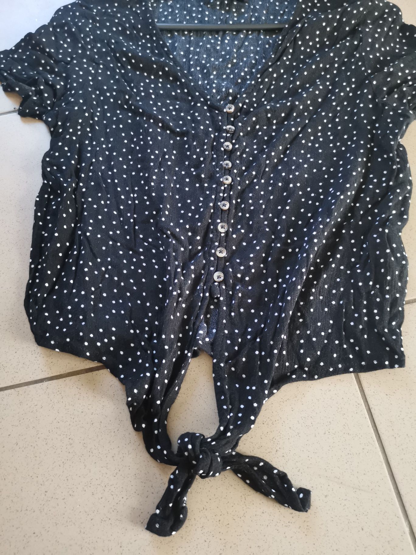 Lekka letnia bluzka 100 % wiskoza z krótkim rękawem retro w kropki m