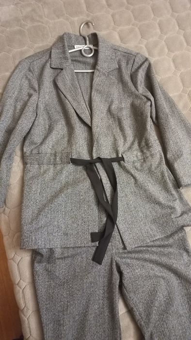 Костюм класичний, весна-тепла осінь розмір м-л