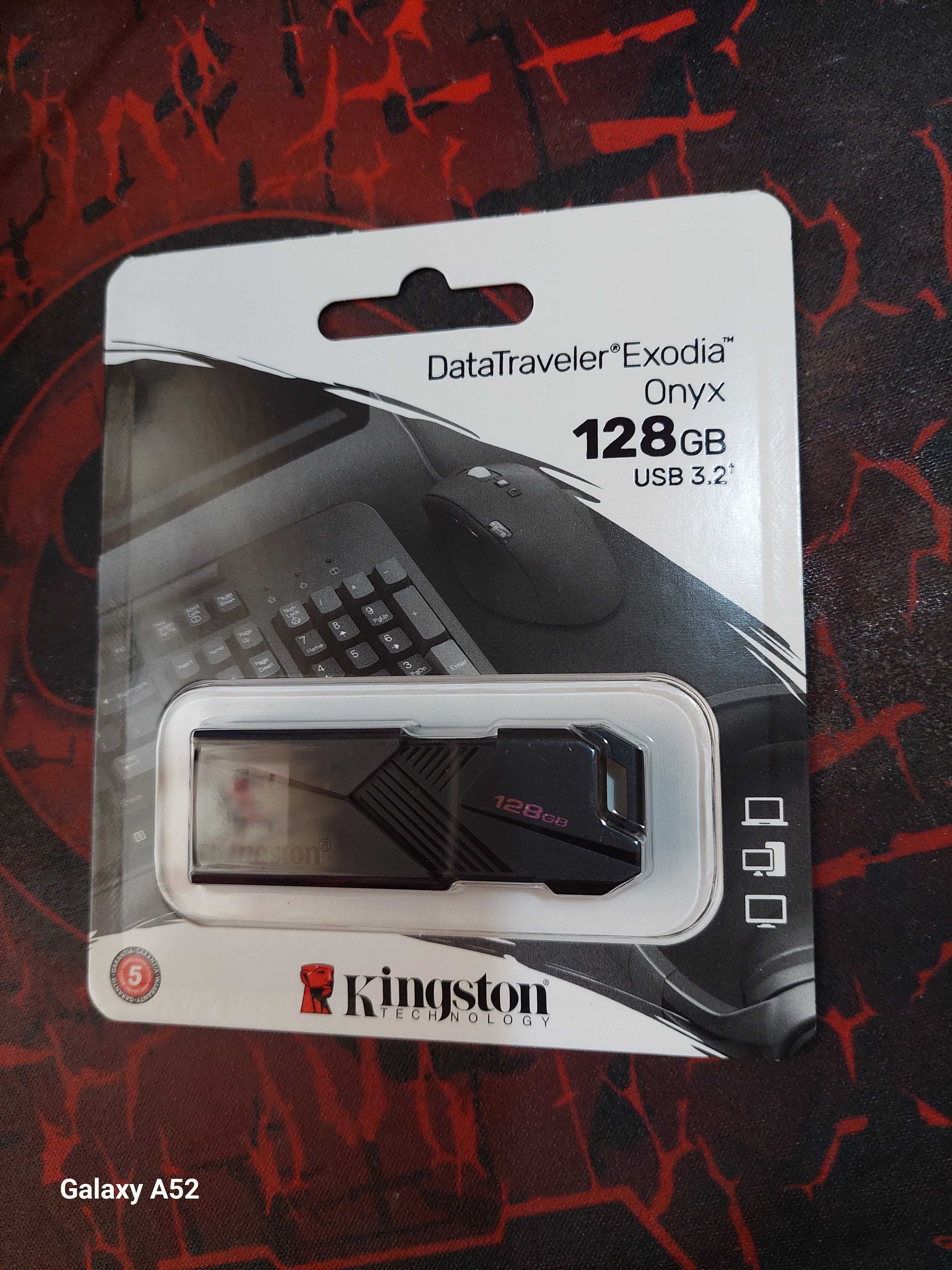 флешка USB Kingston DT Exodia Onyx 128 ГБ Black 3.2 Gen(DTXON/128GB)