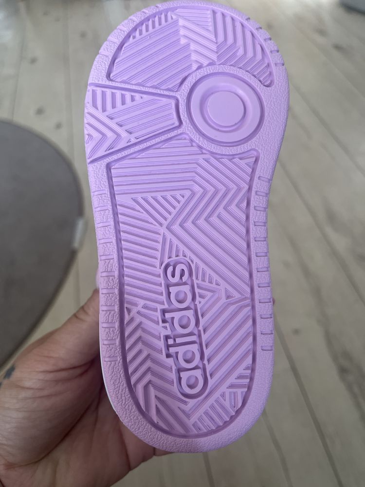 Buty adidas dla sziewczynki 26