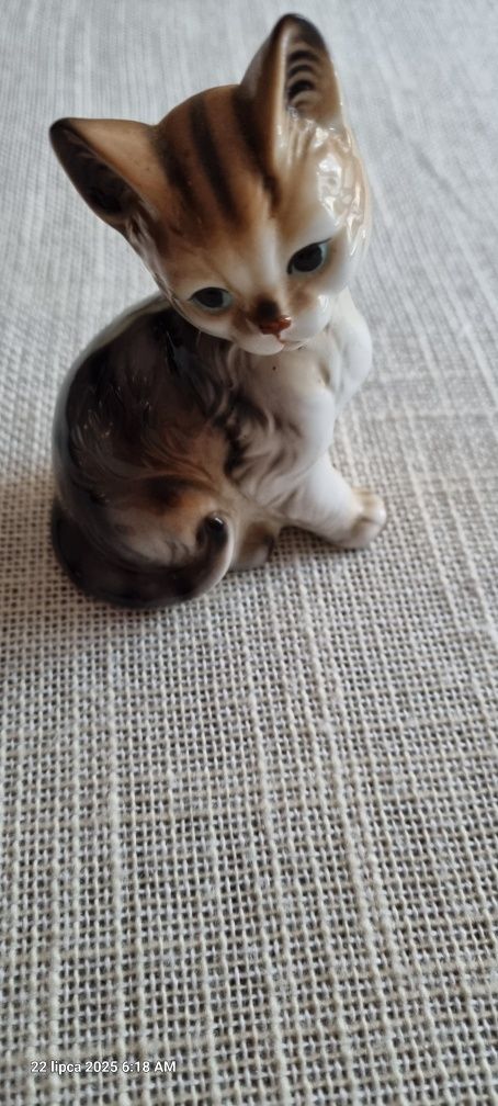 Porcelanowy kotek