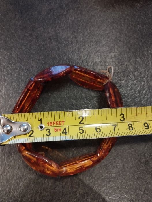 Bransoletka wykonana z bursztynu