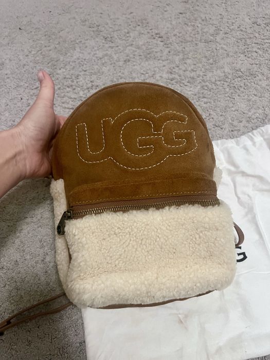 Оригінальний рюкзак UGG з натуральної замші та овчини
