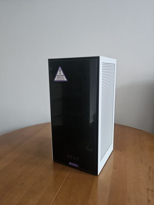 SFF R7 9700X 9800X3D RTX 5070 RX 9070 XT 64DDR5 4TB komputer gamingowy