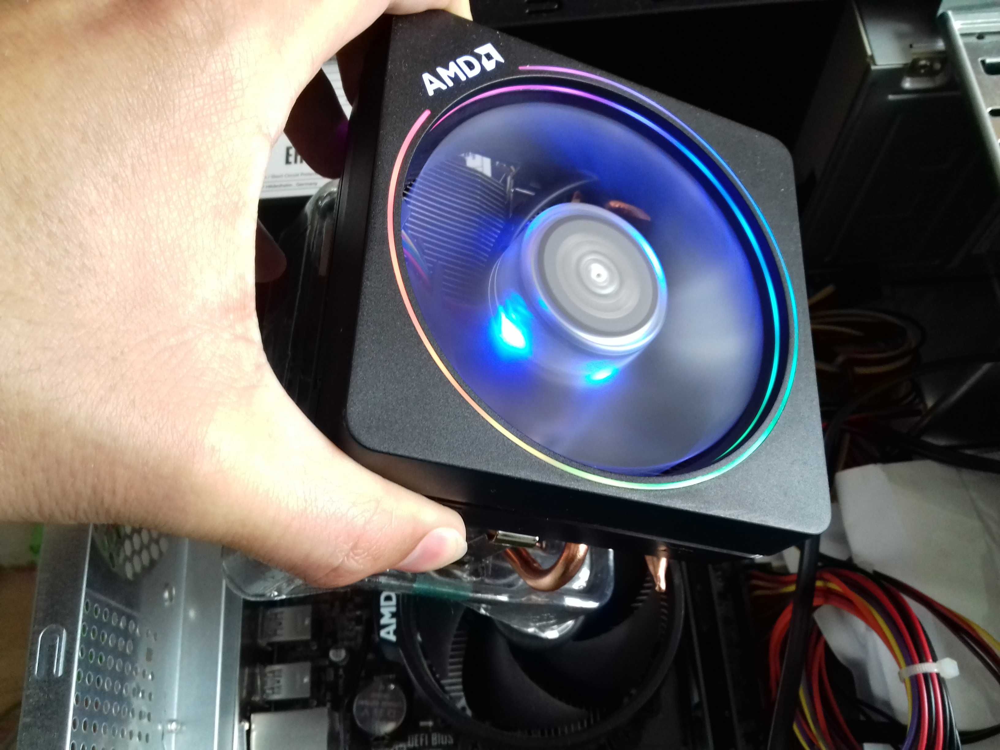 AMD Wraith Prism chłodzenie z kablami do kontroli oświetlenia ARGB, CP