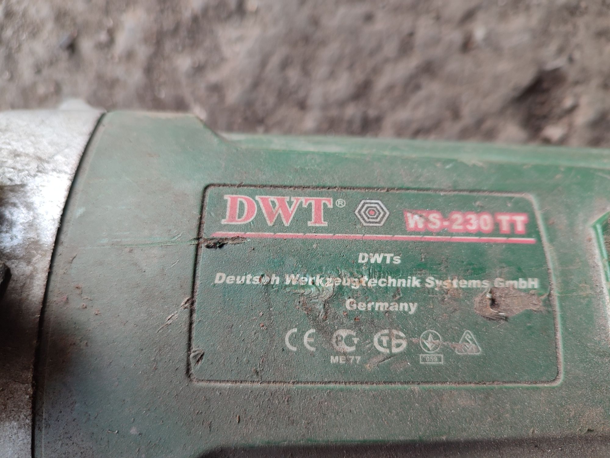 Угловая шлифмашина DWT WS-230 TT