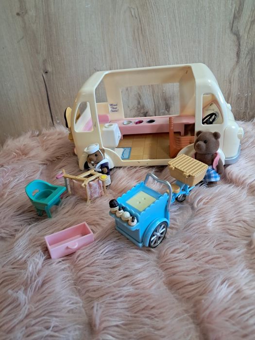 Samochód z lodami Sylvanian Families