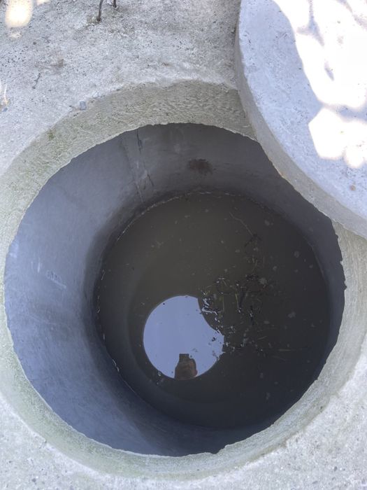 Продаю Люк колодца каналізацію  чистим кирницю септик докопуєм
