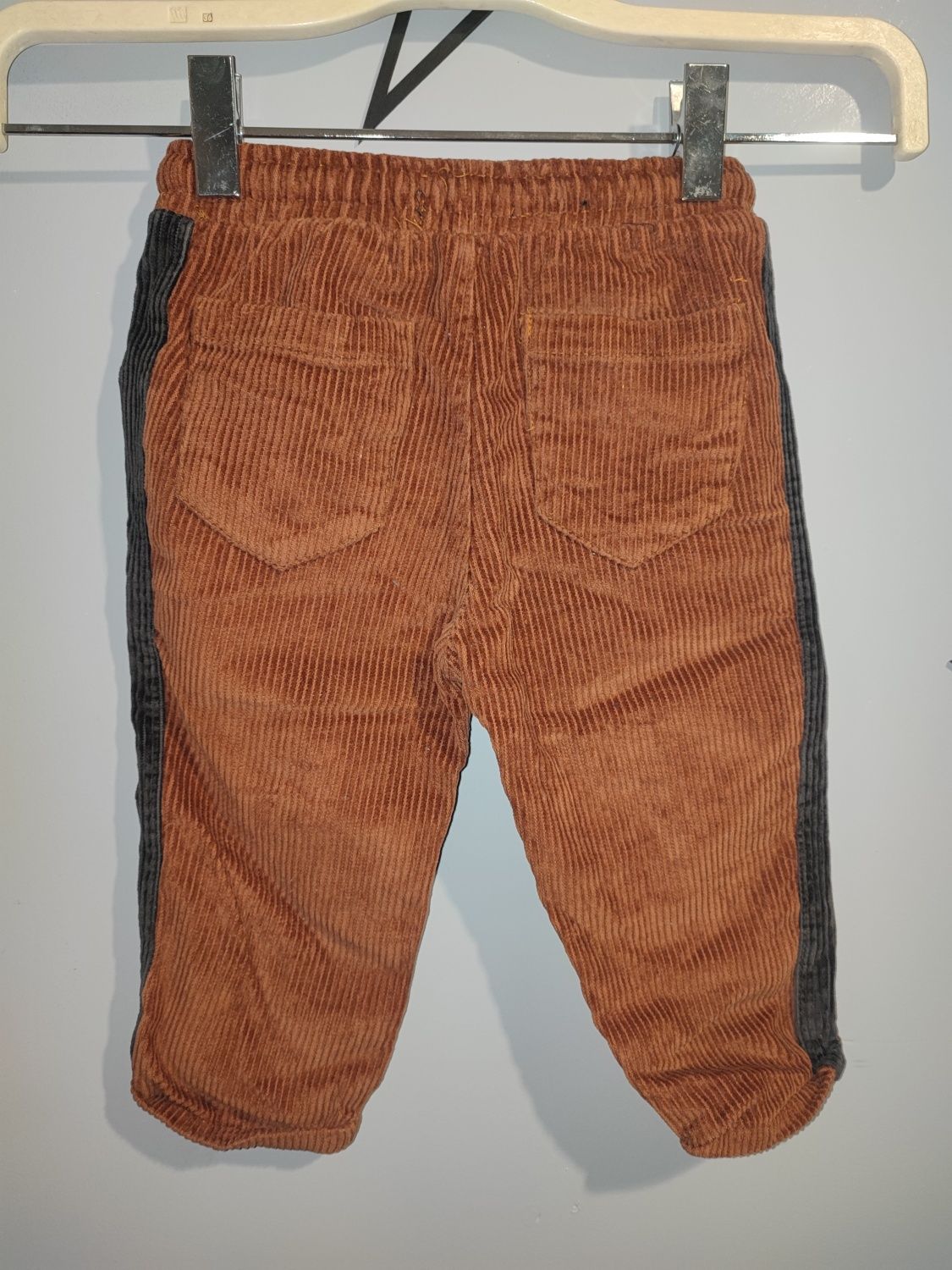 Chłopięce spodnie sztruksowe Reserved 80