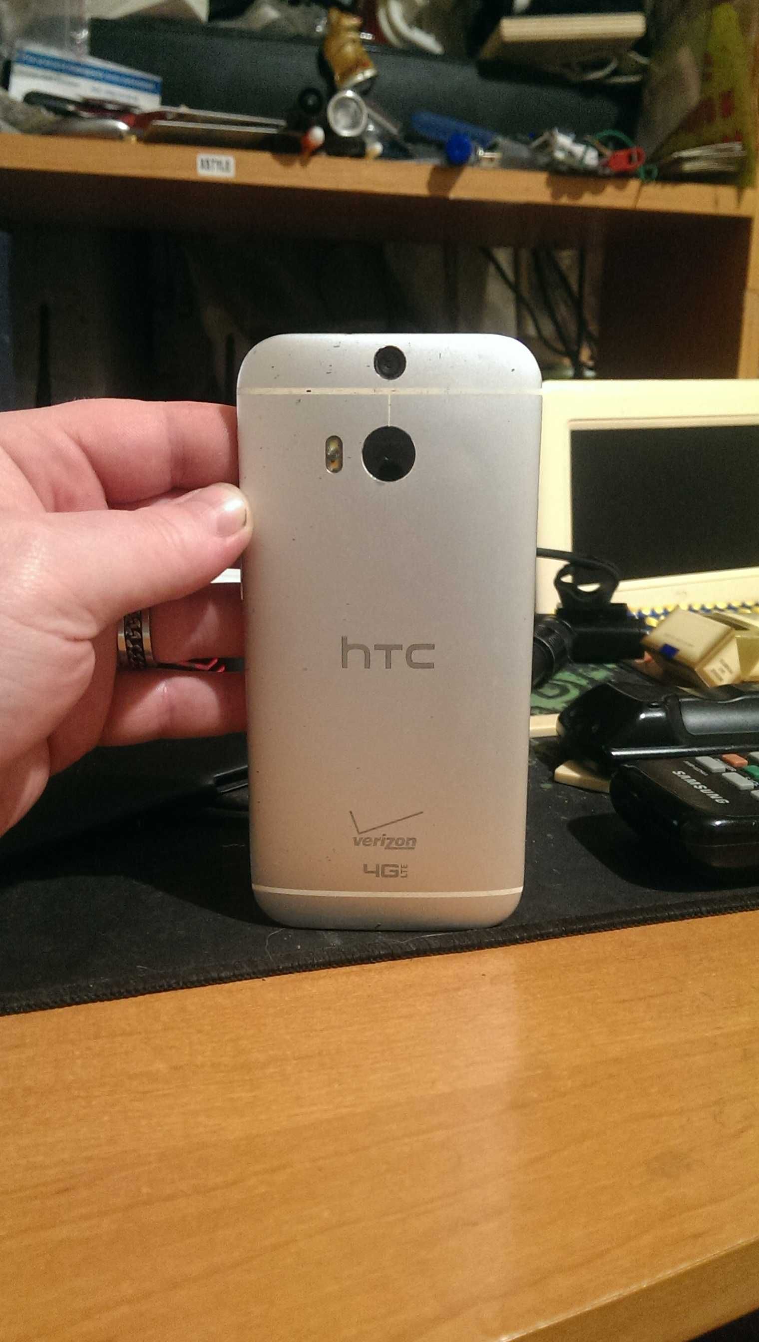 Супер Смартфон HTC One (M8) - 32Gb, NFC, стерео звук HTC BoomSound
