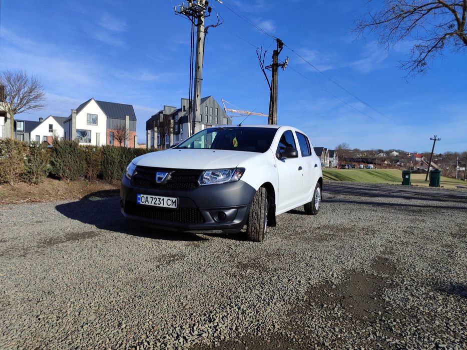 Продається dacia sandero 2015 року