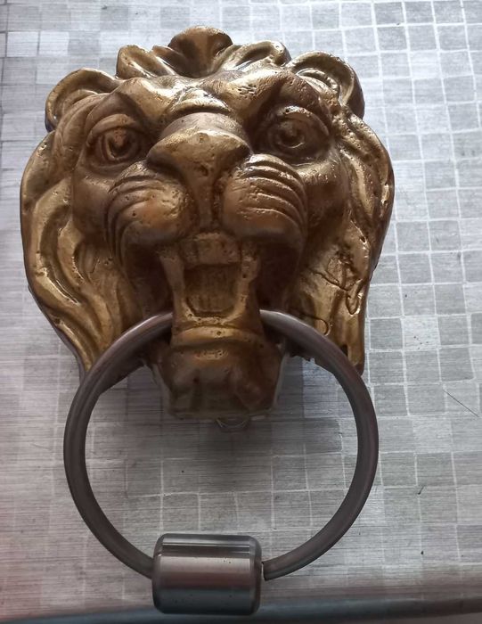 Ручка-стукалка дверна