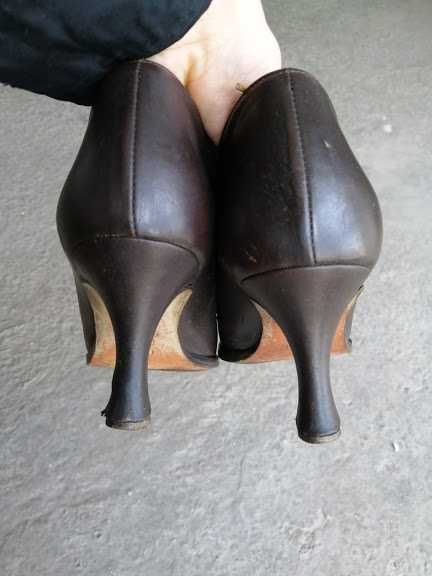 Продам итальянские демисезонные  коричневые туфли vero cuoio на весну!