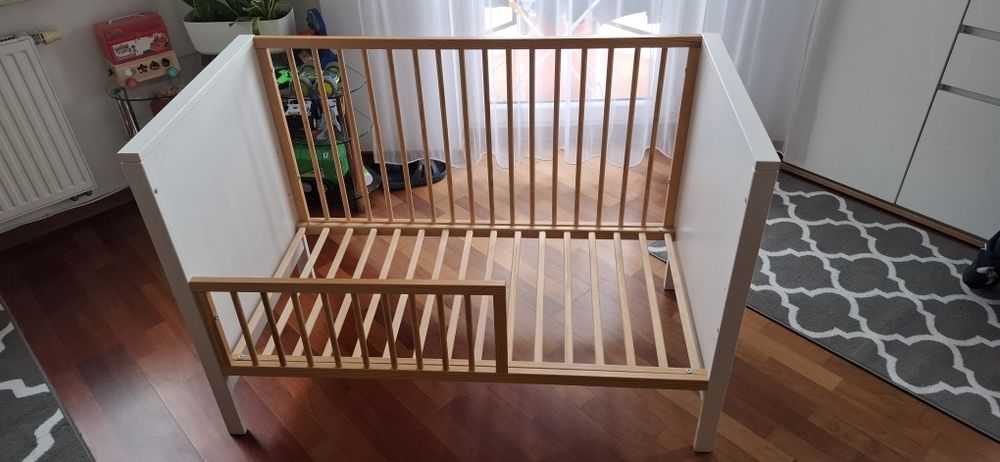 Łóżeczko drewniane dziecięce