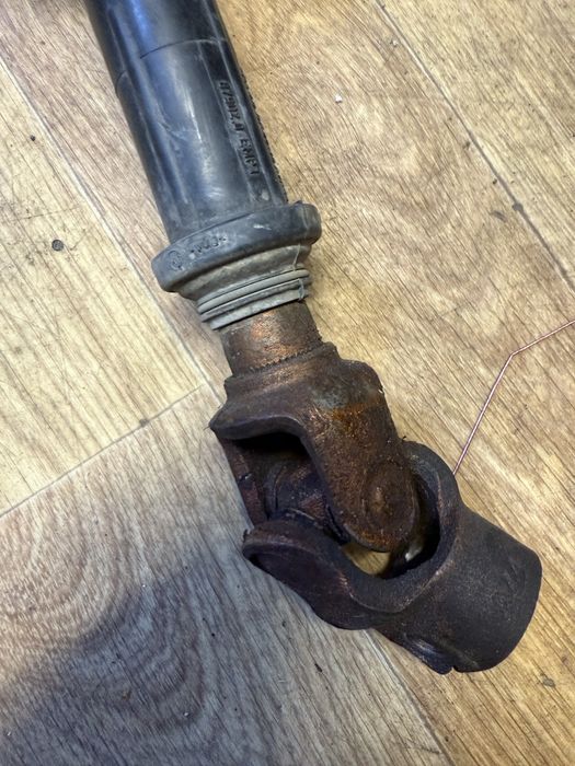 Рульовий вал Audi Q5