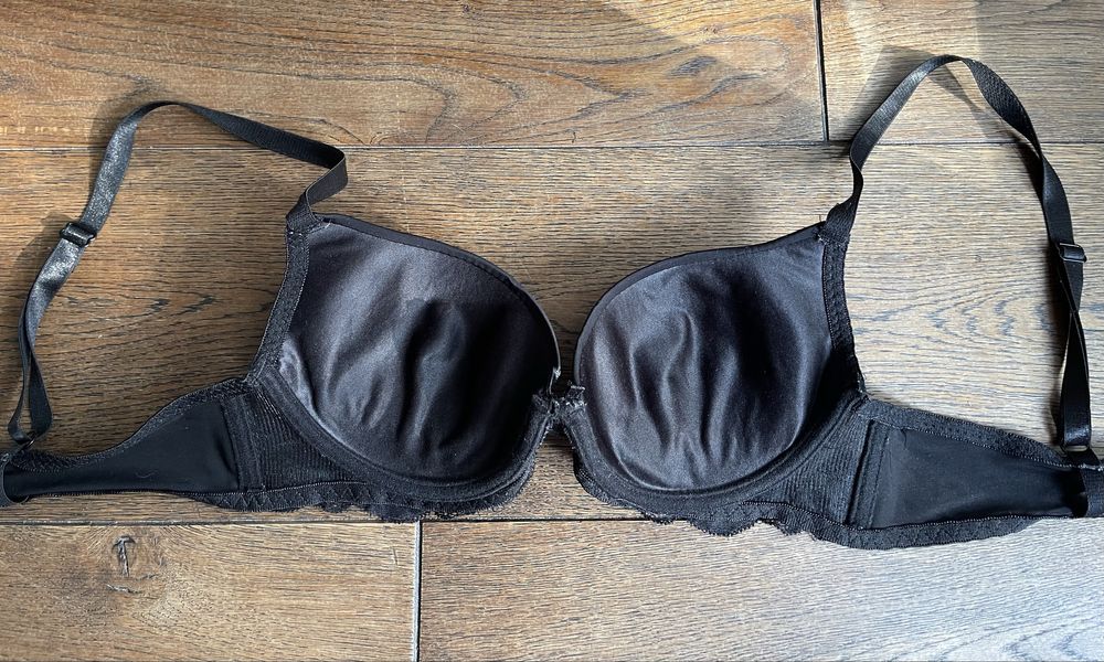 Czarny stanik 85B push up