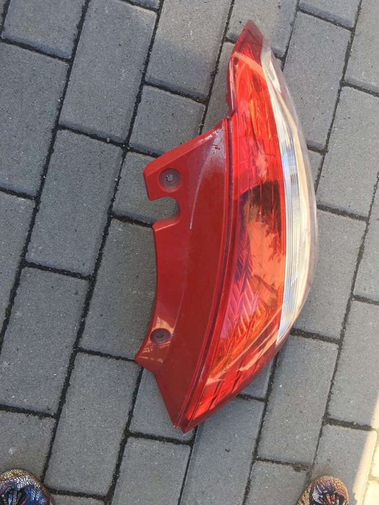 Lampa prawa tył suzuki swift